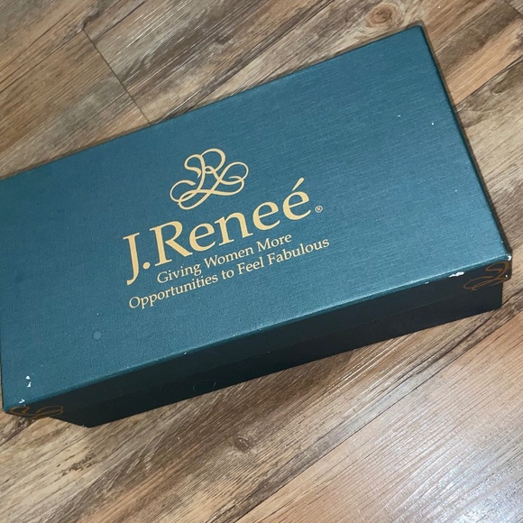 J. Reneé | Geezelouisi Cream Gold Print Flats - Picture 6 of 6